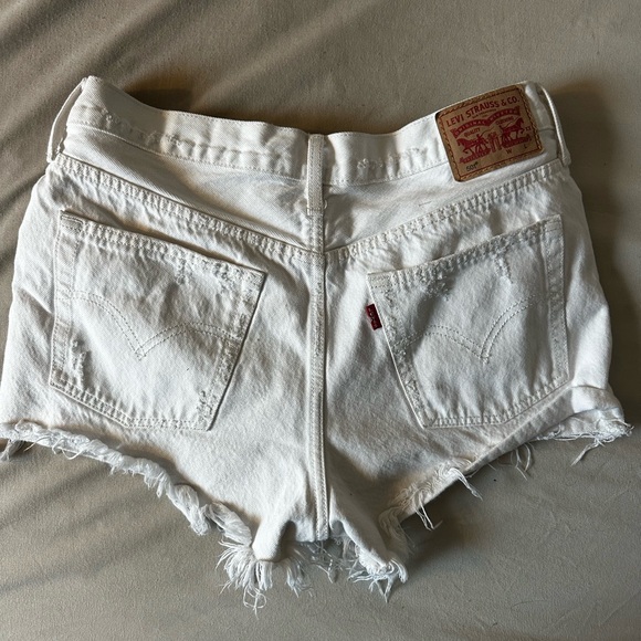 Levi’s 501 Original High Rise Cutoff Denim Shorts - White | W29 - Picture 4 of 7